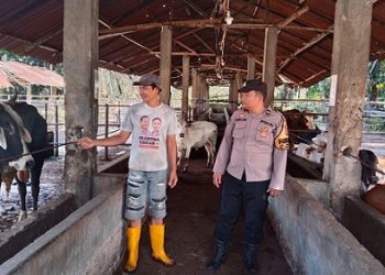 Bhabinkamtibmas Kelurahan Bah Sorma AIPDA Fadlan Fahmi S.H melaksanakan sambang kamtibmas di UD Lekerkam