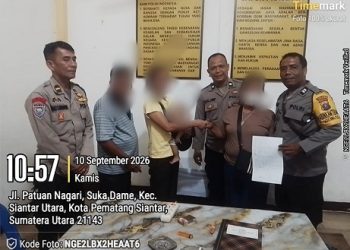 Piket Pawas IPDA Hotlan Matondang bersama SPKT dan Bhabinkamtibmas Kelurahan Sigulang Gulang AIPTUN Yunus Sembiring selesaikan keributan di Jalan Bah Birong Ujung/Marlegot