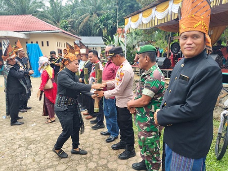 Kapolsek Silou Kahean AKP Edy Syahputra SH Pimpin Pengamanan Pelantikan Ketua P3BP Kecamatan Silou Kahean