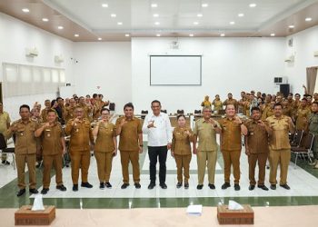 Wali Kota Pematangsiantar Wesly Silalahi SH MKn diwakili Staf Ahli Bidang Pemerintahan Dra Happy Oikumenis Daely membuka Forum Group Discussion (FGD) Penyusunan Draft Peraturan Wali Kota (Perwa) Pematangsiantar tentang Penyelenggaraan Prasarana, Sarana, dan Utilitas Umum (PSU) Perumahan dan Kaveling Komersial Perumahan