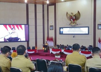 Wali Kota Medan Rico Tri Putra Bayu Waas saat menyampaikan penjelasan terhadap R-APBD Kota Medan 2027 dalam rapat paripurna DPRD Medan (Foto Ist)