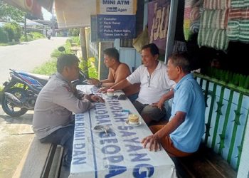 Bhabinkamtibmas Polsek Siantar Marihat AIPDA P. Sebayang Sambang Kamtibmas Antisipasi Curanmor di Jalan Pisang