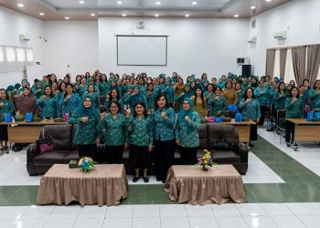 Ketua TP PKK Kota Pematangsiantar Ny Liswati Wesly Silalahi menghadiri pertemuan bulanan TP PKK sekaligus mempersiapkan penilaian Lomba Perilaku Hidup Bersih dan Sehat (PHBS).