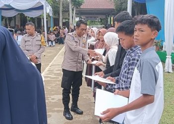 Wakapolsek Siantar Martoba IPTU Rahmadianto Manurung mewakili Kapolsek menghadiri Peringatan Maulid Nabi Muhammad SAW 1448 H di SMA Negeri 5