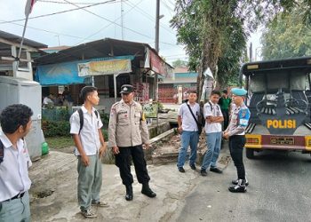 Bhabinkamtibmas Kelurahan Pardomuan AIPDA Hardi N Silalahi Sambang Antisipasi Tawuran di SMKN 2