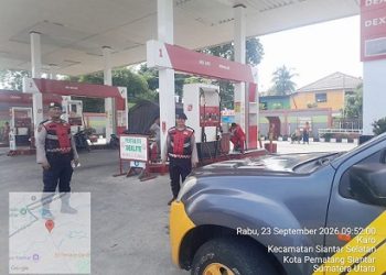 personil piket AIPTU Frans Saragih, AIPDA T. Ivo Perangin Angin, AIPDA Ardiansah Sinulingga dan BRIPKA Agus Rumahorbo patroli dan montoring pengisian BBM di SPBU Pertamina