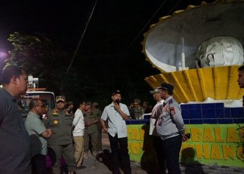 Malam Hari, Wali Kota Tanjungbalai Mahyaruddin Salim Tinjau Sejumlah Titik LPJU, Ruas Jalan dan Sarana UMKM