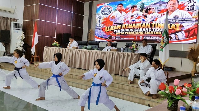 Nickyta Bakkara (posisi paling kanan) Salah Satu Terbaik