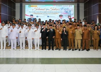 Sekda Junaedi Antonius Sitanggang SSTP MSi melantik dan mengambil sumpah/janji 116 PNS menjadi Pejabat Administrasi dan Fungsional di Lingkungan Pemko Pematangsiantar.