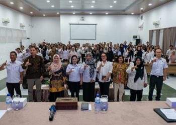:Wali Kota Pematangsiantar Wesly Silalahi SH MKn diwakili Staf Ahli Bidang Pemerintahan Dra Happy Oikumenis Daely menghadiri acara Bimtek Literasi Informasi untuk Pustakawan, Guru, dan Pegiat Literasi Tahun 2026 Kota Pematangsiantar