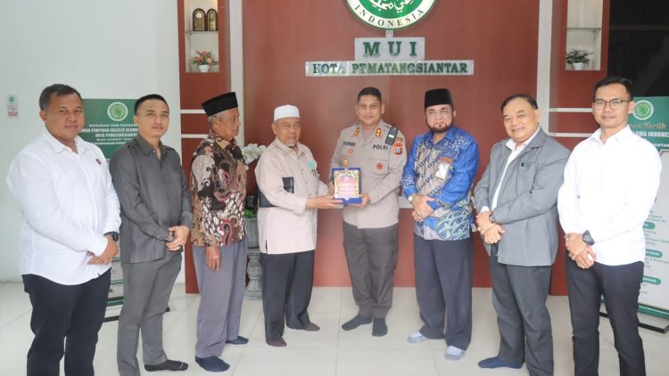 Kapolres Pematangsiantar AKBP Dhana Noer Kurniawan, S.I.K., M.M Silaturahmi ke MUI Kota Pematangsiantar