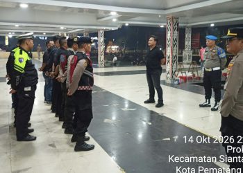 Piket Pawas IPTU Sahat Sinaga dan Padal IPDA Hezron A. Simarmata, S.Tr.I.K pimpin apel kesiapan BLP