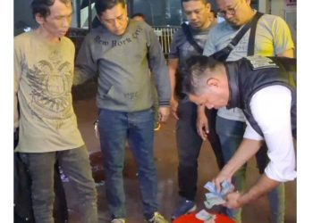 Pengedar narkoba di Jalan Brigjen Katamso, Gang Nasional, Kelurahan Sei Mati, Kecamatan Medan Maimun yang ditangkap personil Polsek Medan Kota. (Foto Ist)
