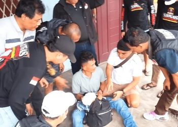 Penangkapan kurir asal Aceh di depan Terminal Lubuk Pakam oleh personil Polres Deli Serdang. (Foto Ist)
