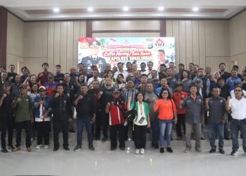Kapolres Simalungun AKBP Dr. Hendri Nupia Dinka Barus, S.H., S.I.K., M.M photo bersama para wartawan