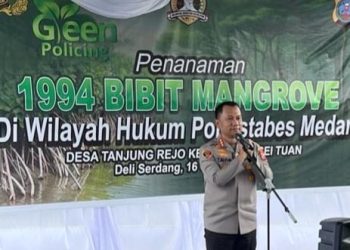 Kapolrestabes Medan Kombes Pol. Dr. Jean Calvijn Simanjuntak, S.I.K., M.H penanaman 1.994 bibit mangrove sebagai bentuk dukungan terhadap program prioritas Kapolri melalui " Green Policing ". (Foto Ist)