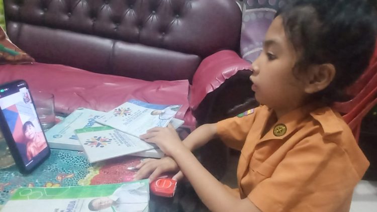 Pembelajaran Jarak Jauh (PJJ) atau belajar daring resmi dihentikan di Kota Medan setelah kabut asap mereda, kini siswa kembali belajar di sekolah. (Foto Ist)