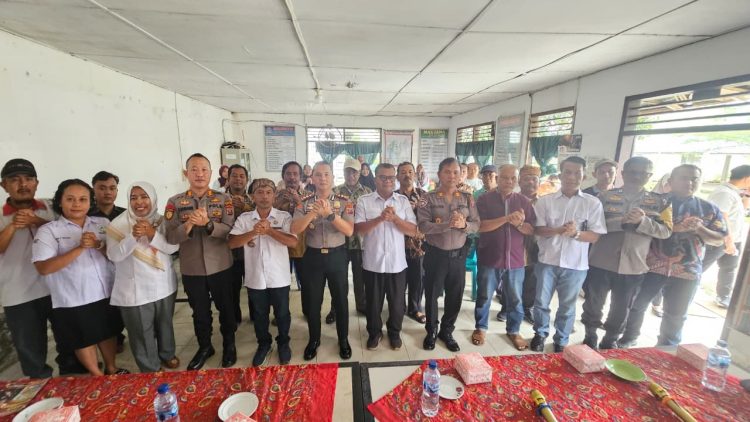 Kapolres Simalungun AKBP Dr. Hendri Nupia Dinka Barus, S.H., S.I.K., M.M Kumpul Bersama Masyarakat di Nagori Marjandi