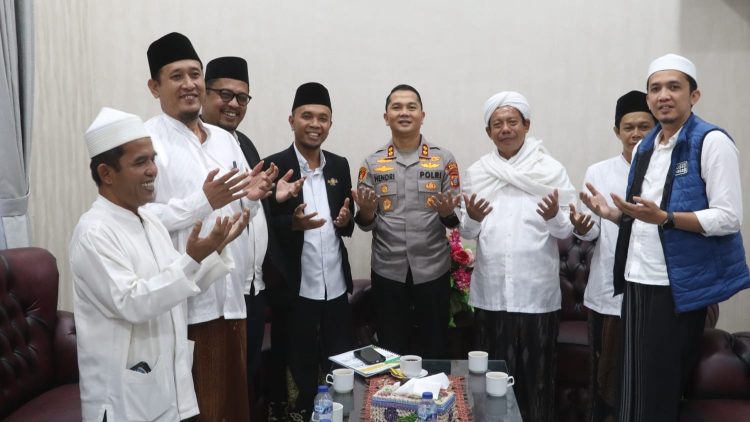Kapolres Simalungun AKBP Dr. Hendri Nupia Dinka Barus, S.H., S.I.K., M.M., menerima kunjungan silaturahmi Pengurus Cabang Nahdlatul Ulama (PCNU) Kabupaten Simalungun