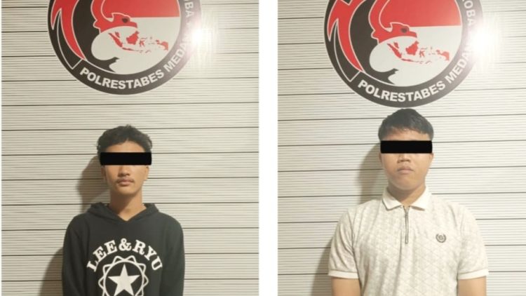 Dua komplotan geng motor Gtarmy.Reborn 16 yang ditangkap polisi karena mengedarkan narkoba jenis pil ektasi. (Foto Ist)