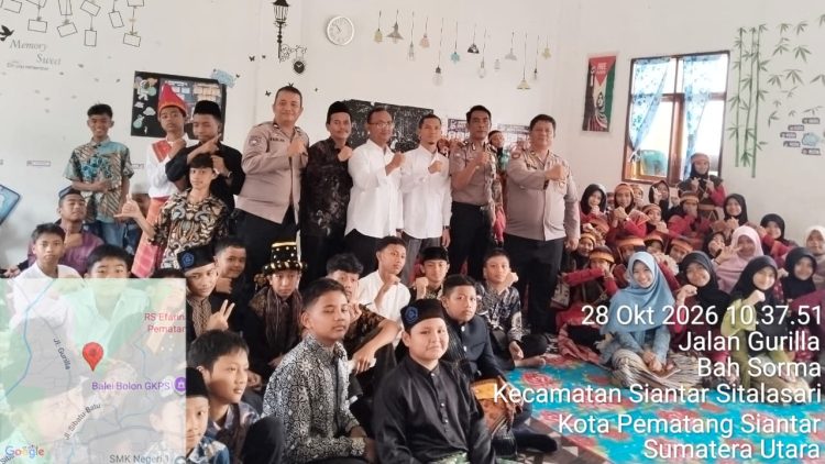 Wakapolsek Sianțar Martoba IPTU Ramadiyanto Manurung, Kanit Samapta IPTU Ritca Siahaan dan Bhabinkamtibmas Kel. Bah Sorma AIPDA Fadlan Fahmi, S.H hadiri Sosialisasi Sumpah Pemuda di SMP IT Cendekia