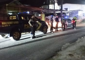 KBO Sat Samapta IPTU Pitra Jaya SH bersama para personil saat laksanakan Patroli Blue Light