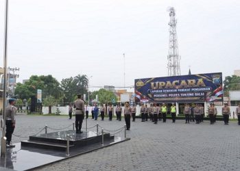 Kapolres TanjungbalaiAKBP Welman Feri, S.I.K., M.I.K Pimpin Upacara Kenaikan Pangkat Pengabdian Kapolsek Teluk Nibung Kompol Saut Roganda Tua Siburian SH