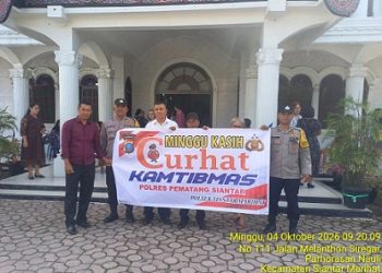 Piket Bhabinkamtibmas melaksanakan Minggu Kasih Curhat Kamtibmas di Gereja HKI Jalan Melanthon Siregar