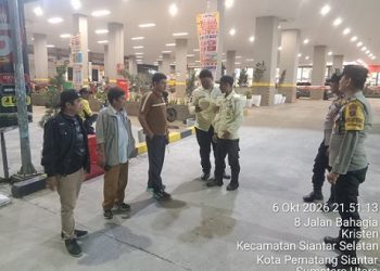 Kanit Reskrim Polsek Siantar Selatan IPDA Jaya Manihuruk SH pimpin Patroli KRYD di Supermarket Irian di Jalan Gereja