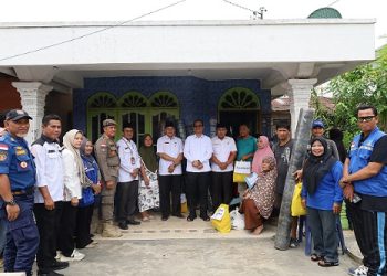 Wakil Wali Kota Tanjungbalai Muhammad Fadly Abdina Serahkan Bantuan kepada Warga Korban Kebakaran di Kelurahan Bunga Tanjung