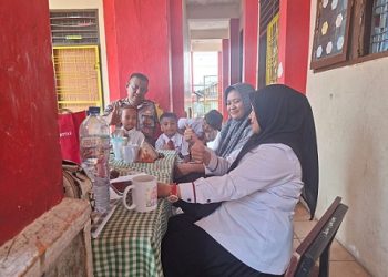 Bhabinkamtibmas Kelurahan Martoba AIPDA M. Nurday melaksanakan sambang kamtibmas di SD Negeri 125549 Jalan Siak,