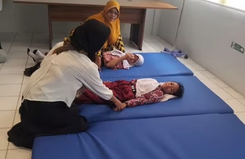 siswa SD Negeri 060870 yang dirawat di Rumah Sakit Umum Imelda Pekerja Indonesia Medan di Jalan Bilal, Medan. (Foto Ist)