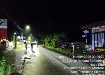 Kabag ops AKP Salija, S.H bersama personil Sat Samapta Laksanakan Blue Light Patrol
