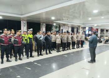 Kapolres Pematangsiantar AKBP Dhana Noer Kurniawan, S.I.K., M.M memimpin apel KRYD Tiga Pilar