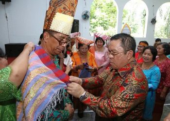 Wali Kota Pematangsiantar Wesly Silalahi SH MKn menghadiri acara Ibadah Utus Sambut Pendeta/Ketua Majelis Jemaat GPIB Maranatha Pematangsiantar, Pendeta Julianus Yeremias Kaimarehe STh dan Pendeta Dessy Elath - Selano STh,