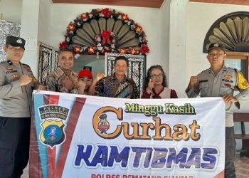 Piket Bhabinkamtibmas AIPTU Ungkap Hutagalung, AIPTU Goido Sinaga dan AIPDA Vicktorson Saragih ST melaksanakan Minggu Kasih Curhat Kamtibmas di Gereja GKPS Siantar Timur