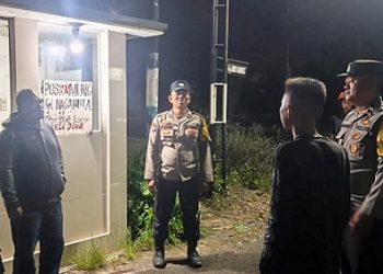Personil piket Polsek Siantar Marihat Polres Pematangsiantar laksanakan SALING di Pos Kamling Jalan SM Raja