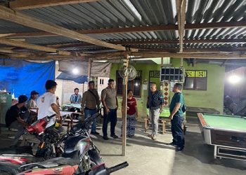Kanit Reskrim IPTU Fritsel Sitohang, S.H., M.H pimpin pengecekan dugaan perjudian di di Huta Raja Maligas II, Nagori Raja Maligas