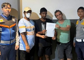 Tim Cakrawala Dishub Medan dibawah binaan Kadishub Irsan Indris Nasution menciduk tiga jukir liar di area Wajir Seafood Medan. (Foto Ist)