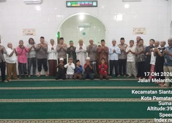 Kapolres Pematangsiantar AKBP Dhana Noer Kurniawan, S.I.K., M.M melaksanakan kegiatan Sholat Subuh Keliling di Masjid Al Hidayah