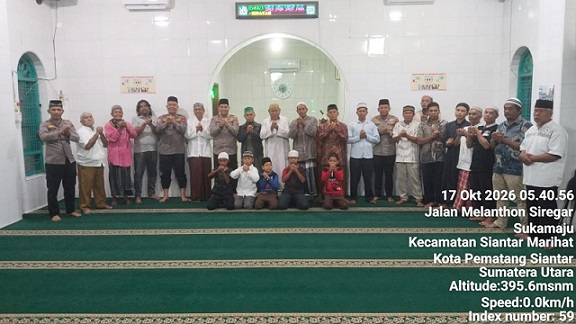 Kapolres Pematangsiantar AKBP Dhana Noer Kurniawan, S.I.K., M.M melaksanakan kegiatan Sholat Subuh Keliling di Masjid Al Hidayah