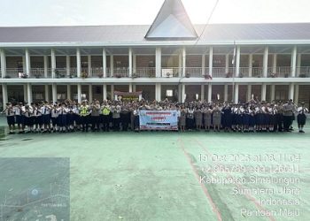 Wakapolres Simalungun KOMPOL Imam Alriyuddin, SH, MH  Pembina Upacara di Sekolah Assisi