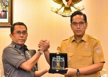 Ketua Komisi 4 DPRD Medan Paul Mei Anton Simanjuntak - Wali Kota Medan Rico Tri Putra Bayu Waas dan Wakil Wali Kota H Zakiyuddin Harahap. (Foto Ist)