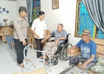 Bhabinkamtibmas Kelurahan Bah Sorma AIPDA Fadlan Fahmi SH melaksanakan sambang dan monitoring kegiatan Posyandu