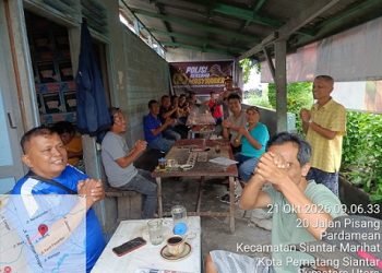 Kapolsek Siantar Marihat AKP David Eka Putra SH menggelar kegiatan kumpul bersama masyarakat di Jalan Pisang