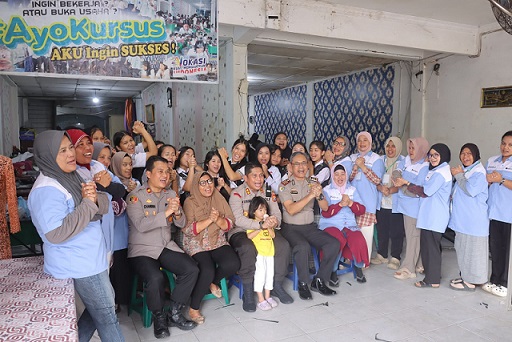 Kapolres Pematangsiantar AKBP Dhana Noer Kurniawan S.I.K., M.M kunjungi Pelatihan dan Kursus (LPK) Mahkota