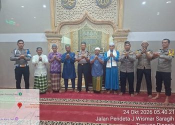 Kabag Log AKP Juni Hendrianto SH. MH dan personil menggelar Subuh Keliling di Mesjid Al Hidayah, Jalan Pdt. J. Wismar Saragih