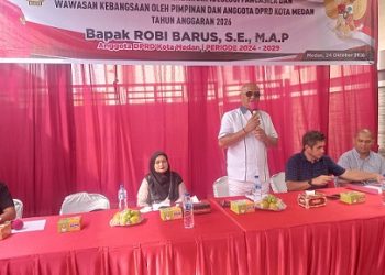 Ketua Fraksi PDI Perjuangan DPRD Kota Medan, Robi Barus SE M.AP saat menggelar kegiatan Pembinaan Ideologi Pancasila dan Wawasan Kebangsaan di Jalan Laboratorium, Medan Barat(Foto Ist)