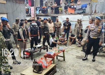 Polisi menggelar operasi grebek sarang narkoba di Jalan Badur, Kecamatan Medan Maimun, Medan (Foto Ist)