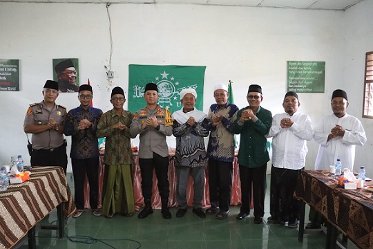Kapolres Simalungun AKBP Dr. Hendri Nupia Dinka Barus, S.H., S.I.K., M.M mengunjungi Kantor Pengurus Cabang Nahdlatul Ulama (PCNU) Kabupaten Simalungun